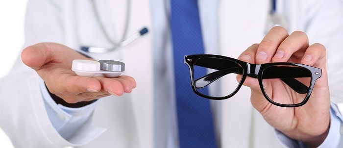 مقایسه عینک طبی و لنز طبی