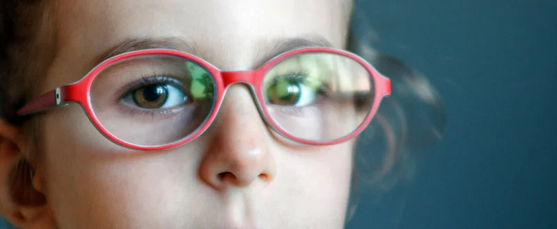 عینک برای تنبلی چشم و سنگینی چشم